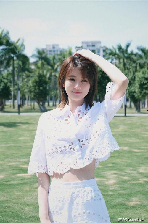娱乐吃瓜酱衣服1度,揭秘明星衣橱,一窥时尚潮流1度魅力